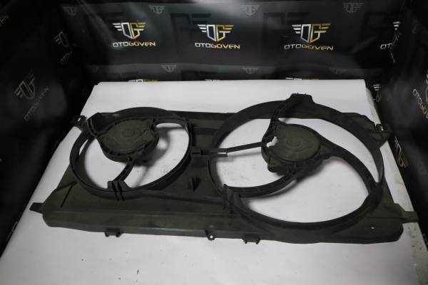 FORD CUSTOM 320 S DELUXE ÇIKMA PARÇA  RADYATÖR DAVLUMBAZI